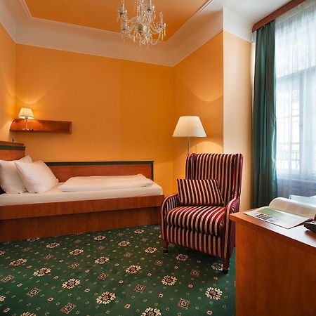 Ea Hotel Jessenius Κάρλοβι Βάρι Εξωτερικό φωτογραφία