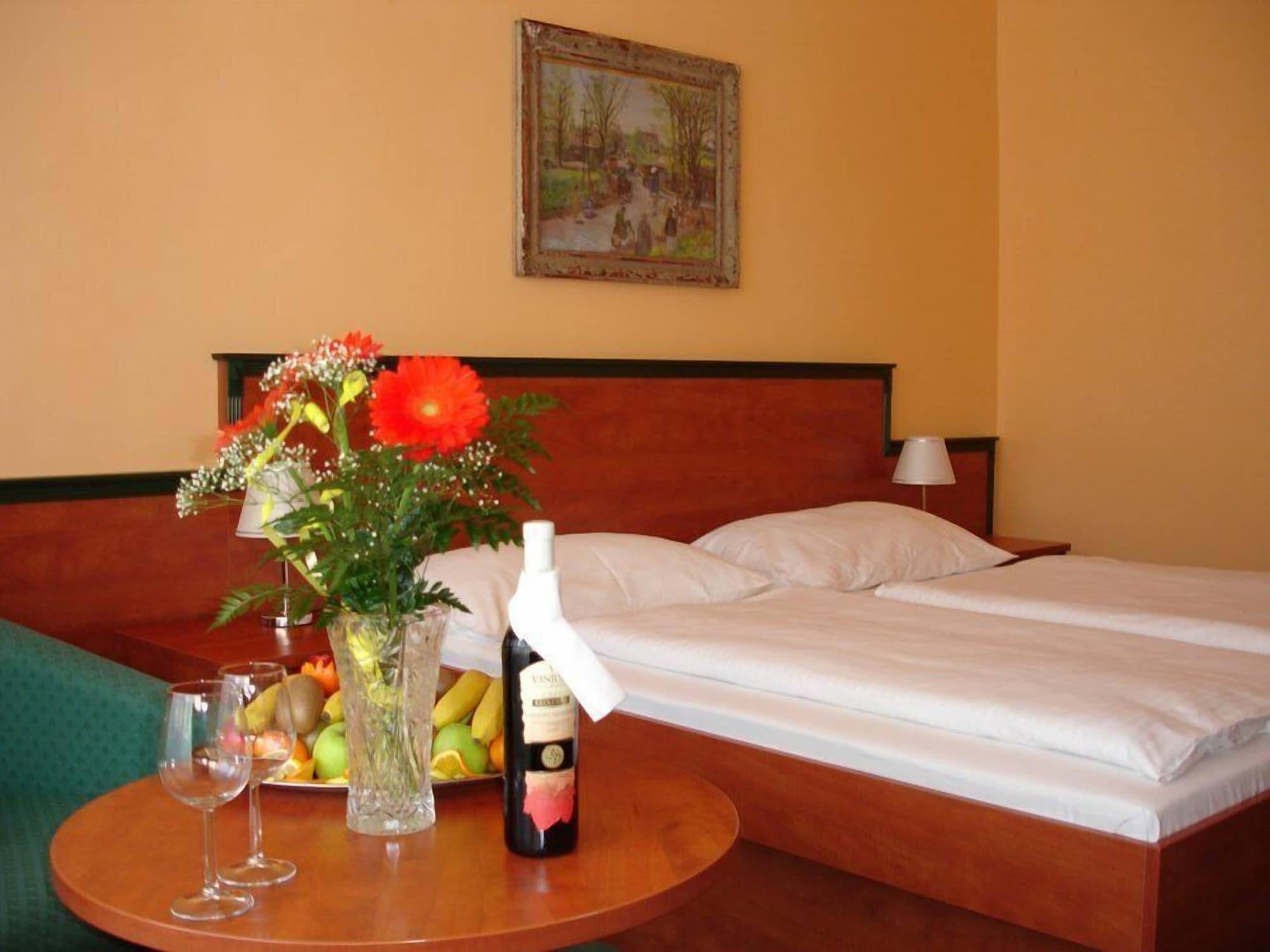 Ea Hotel Jessenius Κάρλοβι Βάρι Εξωτερικό φωτογραφία