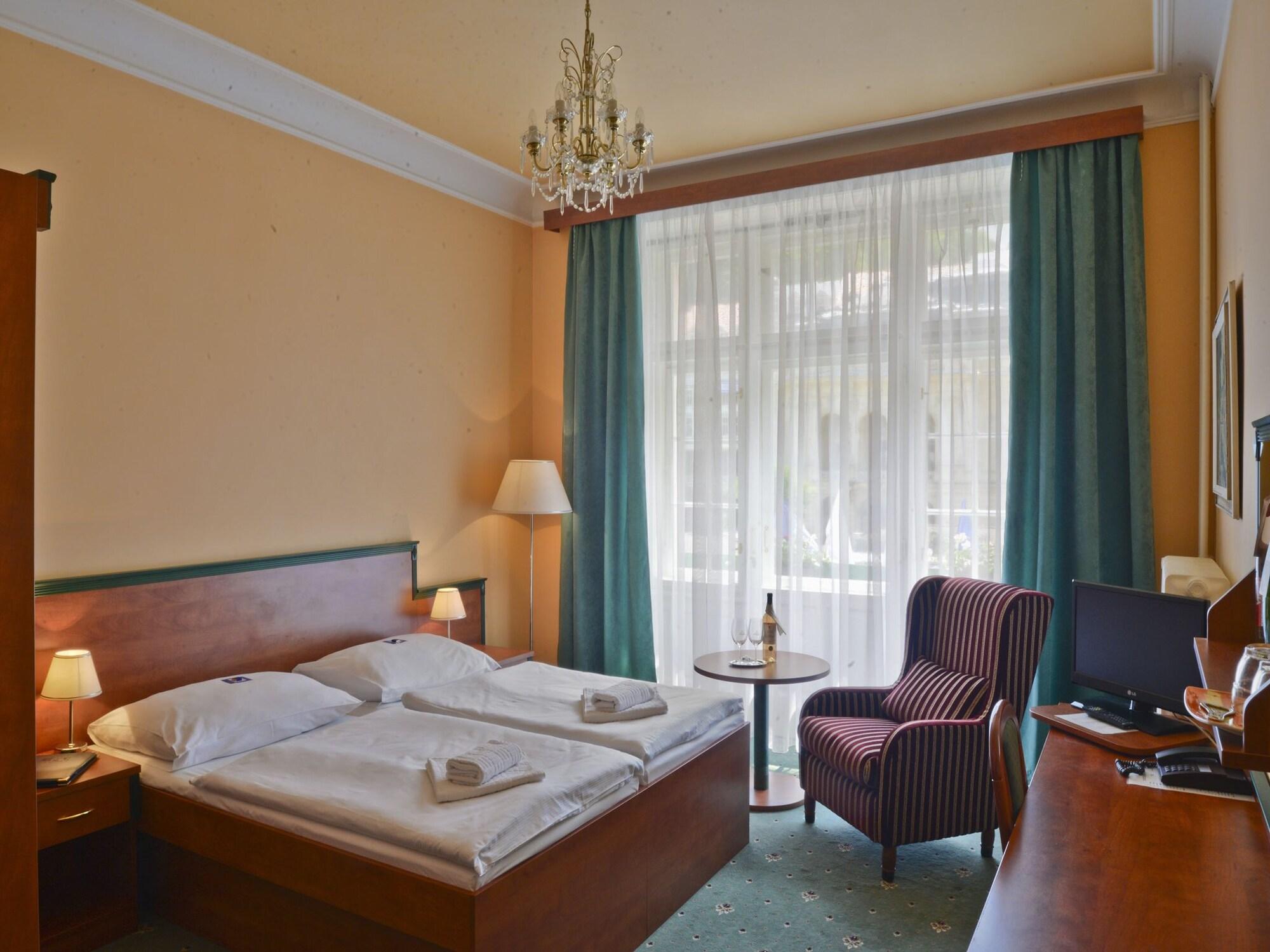Ea Hotel Jessenius Κάρλοβι Βάρι Εξωτερικό φωτογραφία