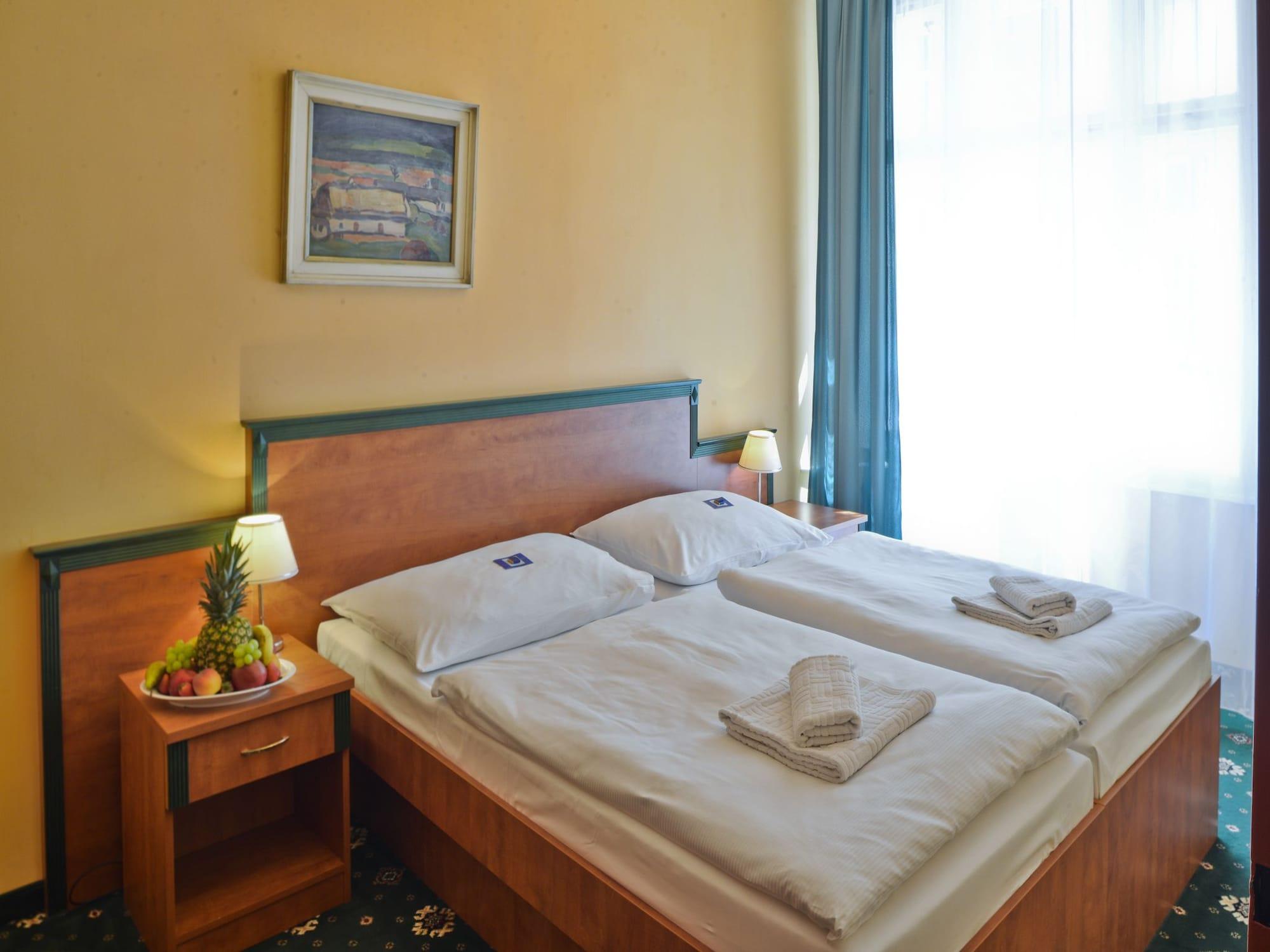 Ea Hotel Jessenius Κάρλοβι Βάρι Εξωτερικό φωτογραφία