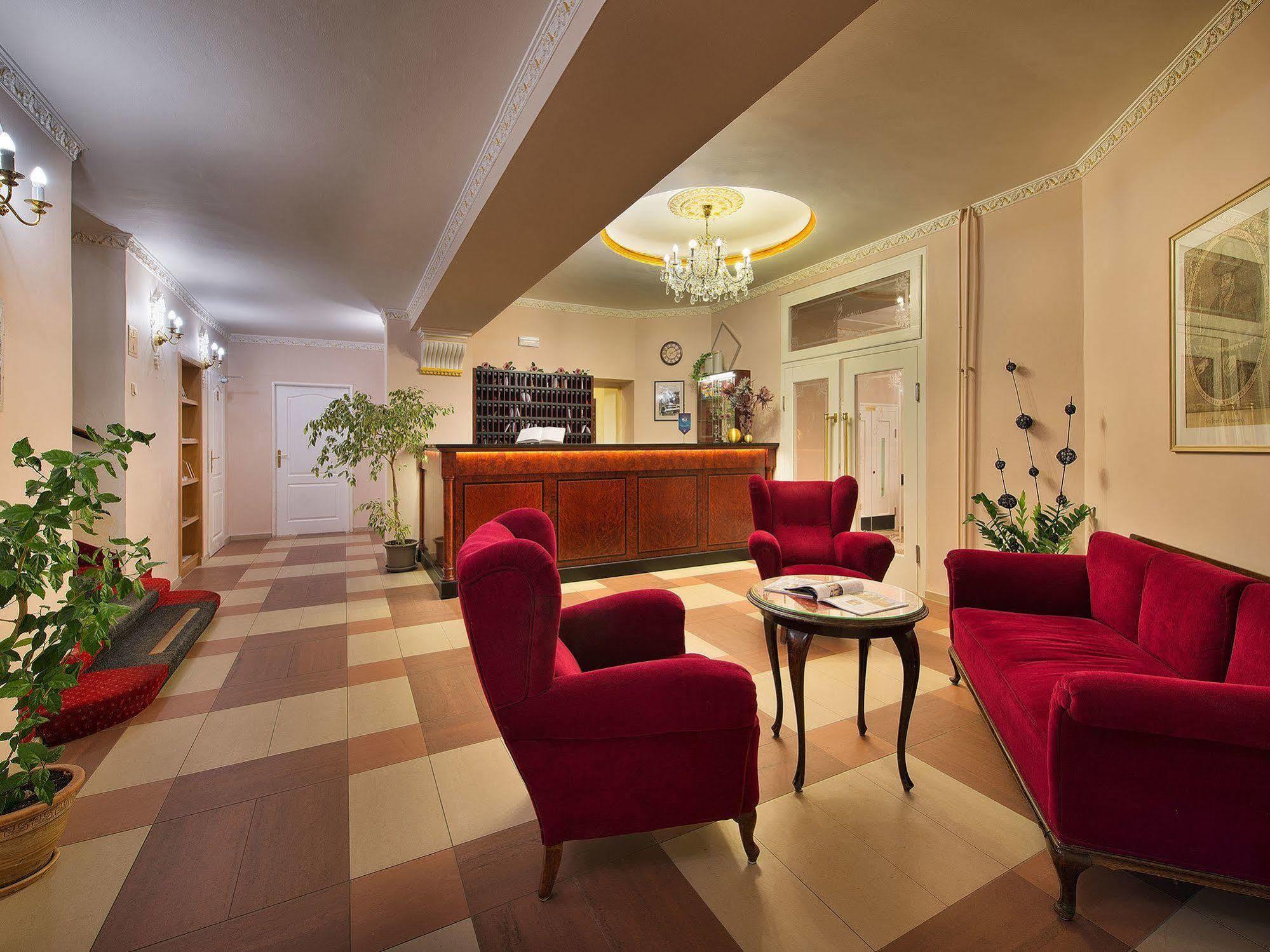 Ea Hotel Jessenius Κάρλοβι Βάρι Εξωτερικό φωτογραφία